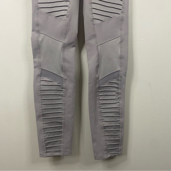 Alo Yoga High Rise Moto Leggings in Taupe Gray Size XXS - Picture 4 of 9